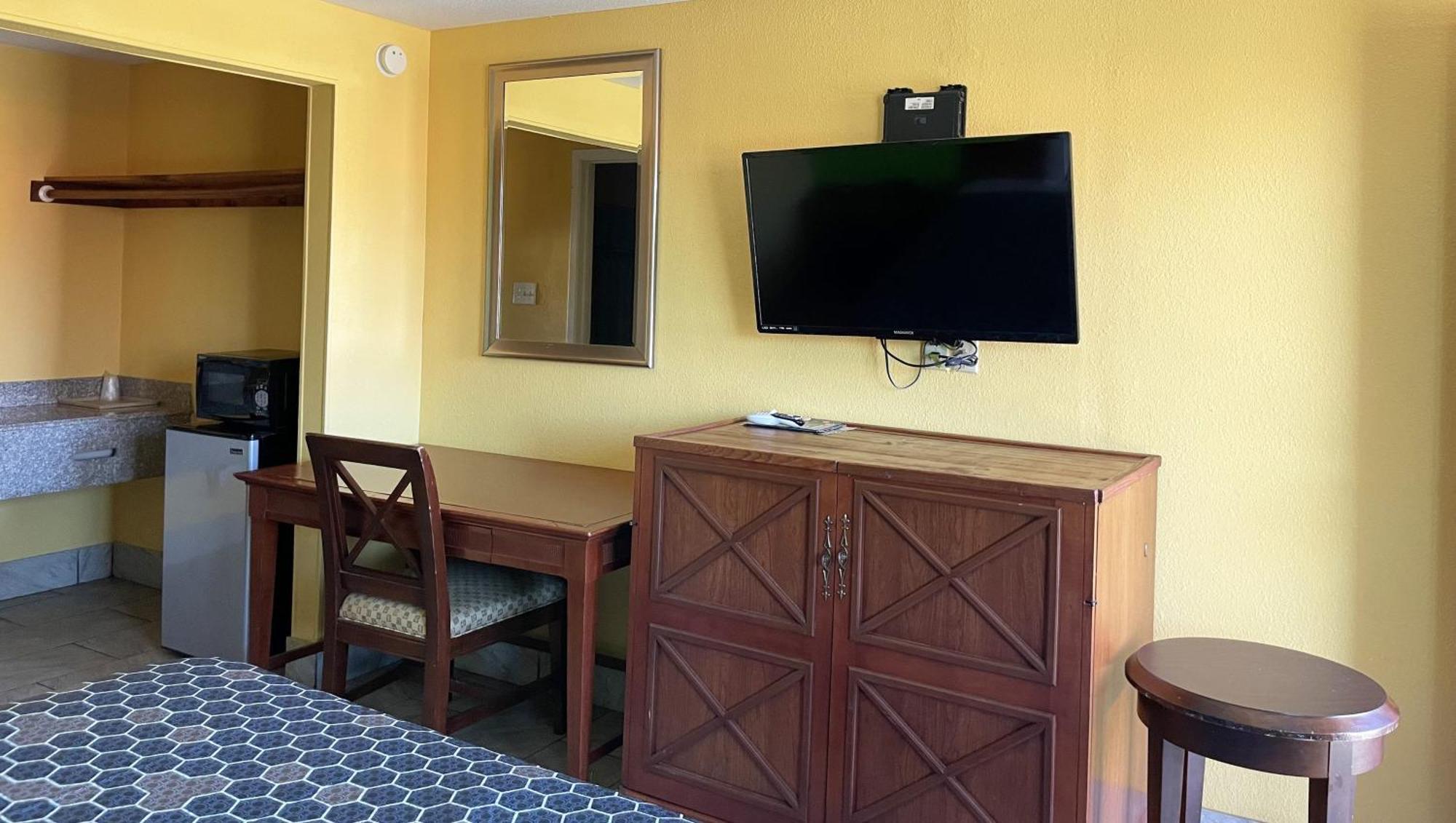 Royal Motel 2*